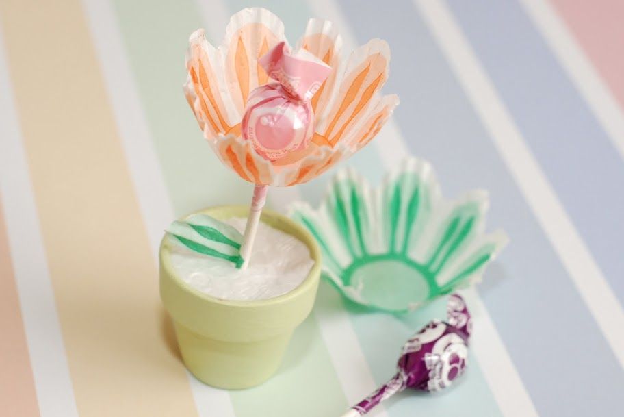 Pure Joy Events: Tutorial: Lollipop Flower Favor -   Lollipop Party Favors, Lollipop Party Decorations, Favor Centerpieces