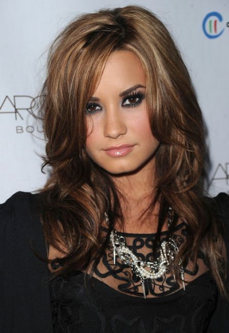 love demi's hair color here.