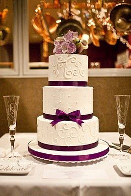 [purple wedding cake]