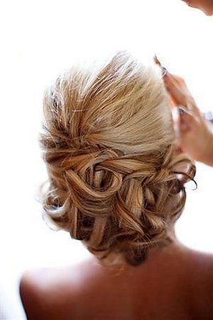 site where you can browse wedding hair styles by category!  At last a site with