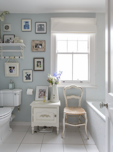 Shabby Chic Country -   Small and Functional Bathroom Design Ideas