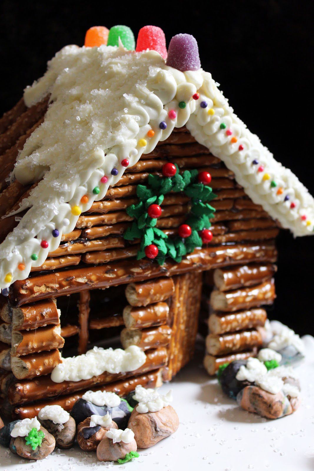 Cozy Pretzel Cabin -   Cristmass Gingerbread and Pretzel Houses Ideas