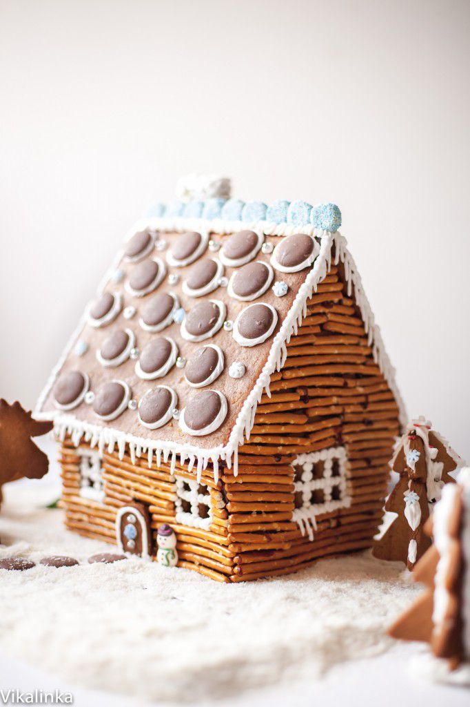 Rustic Log Cabin -   Cristmass Gingerbread and Pretzel Houses Ideas