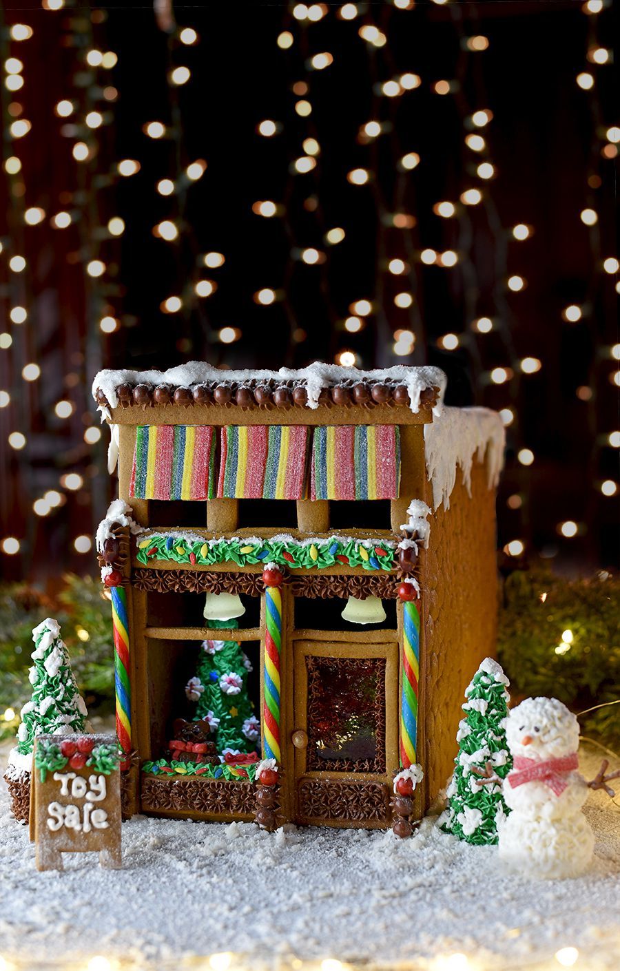 Victorian Storefront Gingerbread House -   Cristmass Gingerbread and Pretzel Houses Ideas