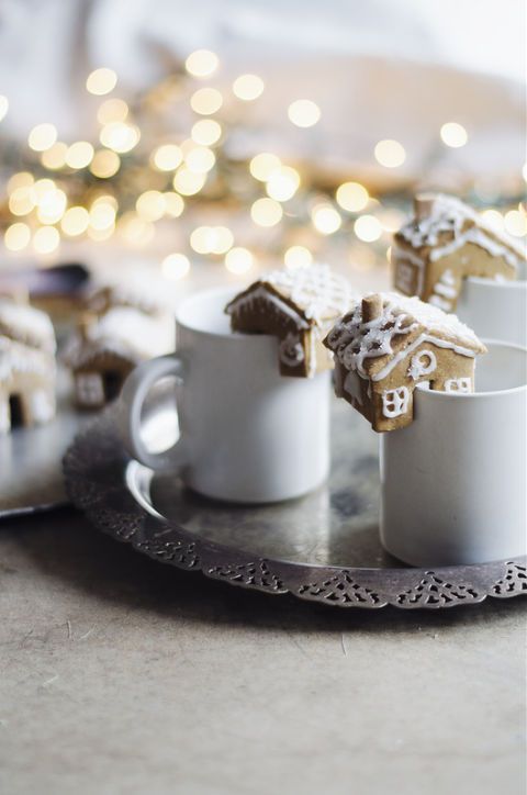 Teacup Gingerbread Houses -   Cristmass Gingerbread and Pretzel Houses Ideas