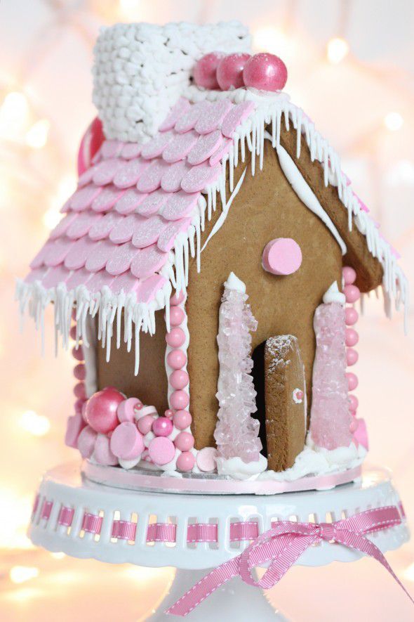 Pretty and Pink Gingerbread House -   Cristmass Gingerbread and Pretzel Houses Ideas