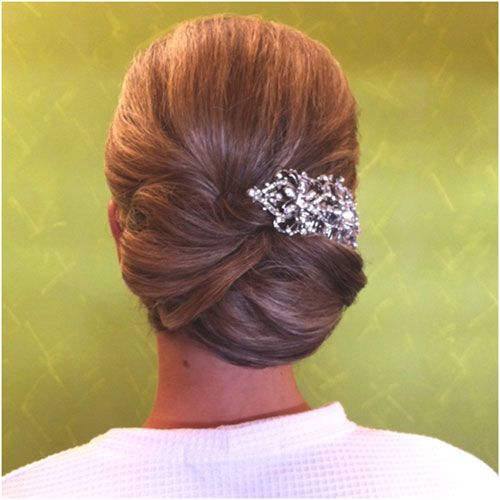 19 Bridal Hairstyles to Try This Wedding Season