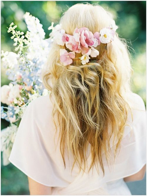 19 Bridal Hairstyles to Try This Wedding Season
