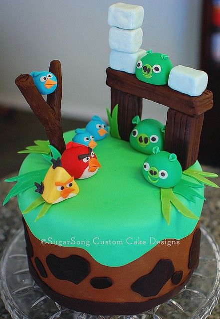 Angry Bird cake