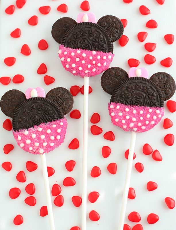 Cooking Classy: Minnie and Mickey Mouse Oreo Cookie Pops