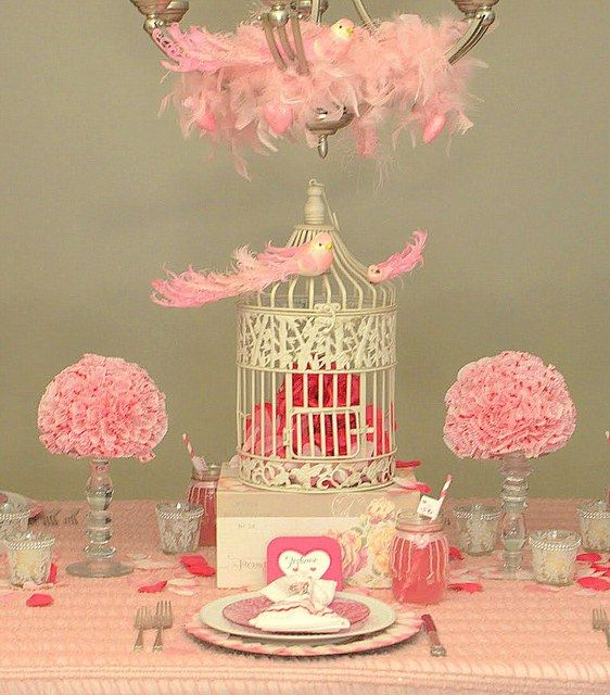 Great "love birds" Valentine's Day table