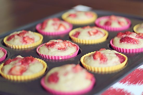 Healthy strawberry muffins. No flour!!  Just oats, yogurt, strawberries.