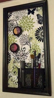 Magnetic Makeup Board with magnetic pencil holder attached for brushes, etc! Gre