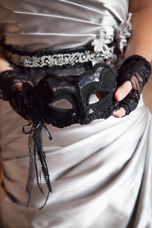 Masquerade wedding  //  wren photography
