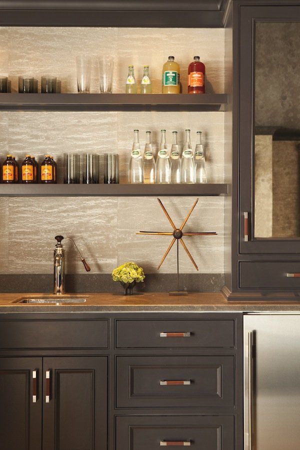 Minibar cabinets, countertop and backsplash: dark gray fronts, walnut handles, t