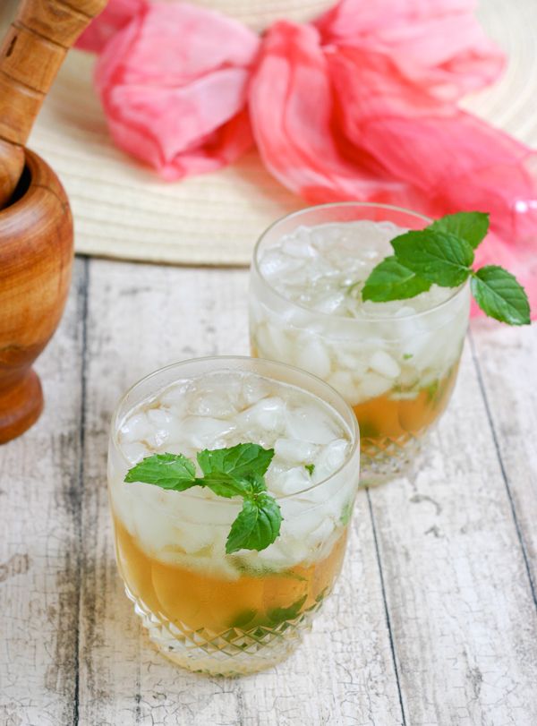 Mint Juleps and 7 other Kentucky Derby Party recipes! Giddy up!