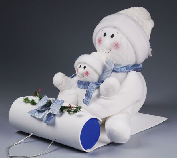 Snowmen crafts from repurposed socks