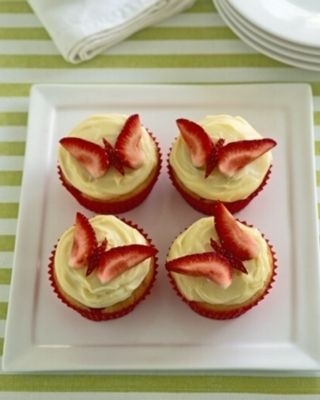 Strawberry Butterfly Cupcakes – cute for a bridal shower