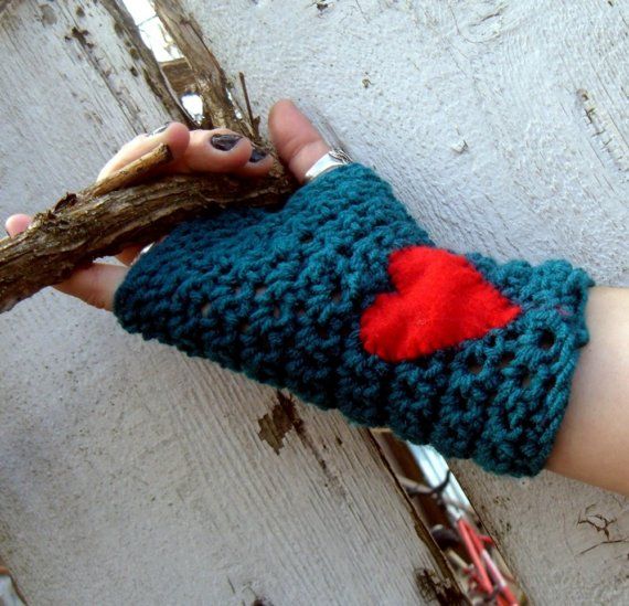 Crocheted Wrist Warmers Bleeding Hearts by ImpAndPetal on Etsy -   Crocheted wrist warmers