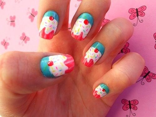 cupcake nails? cute!