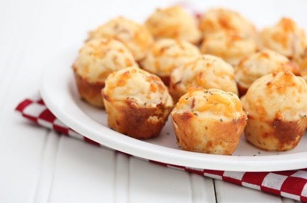 Pepperoni Pizza Puffs -   Cute ideas for easy finger food desserts