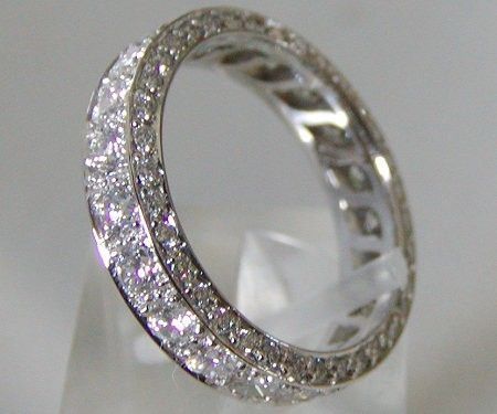 diamond wedding ring. simple yet stunning