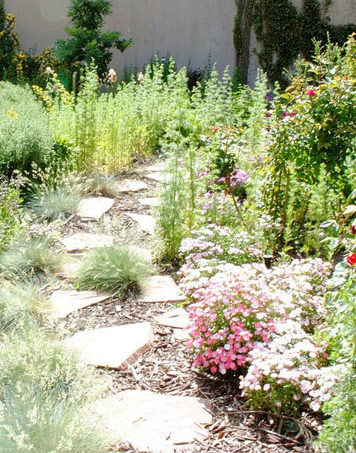 Beautiful & Enchanting Garden Path Roundup