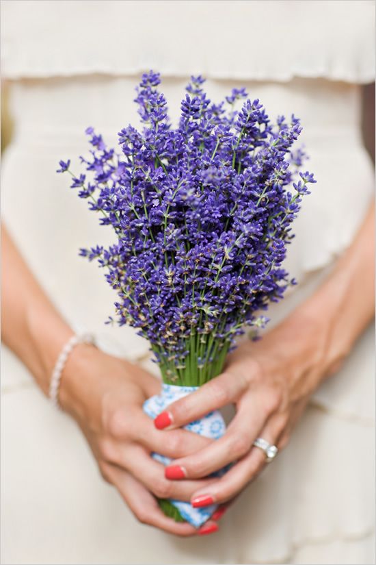 lavender bridesmaid bouquet- like the idea of small vase, so they can be easily