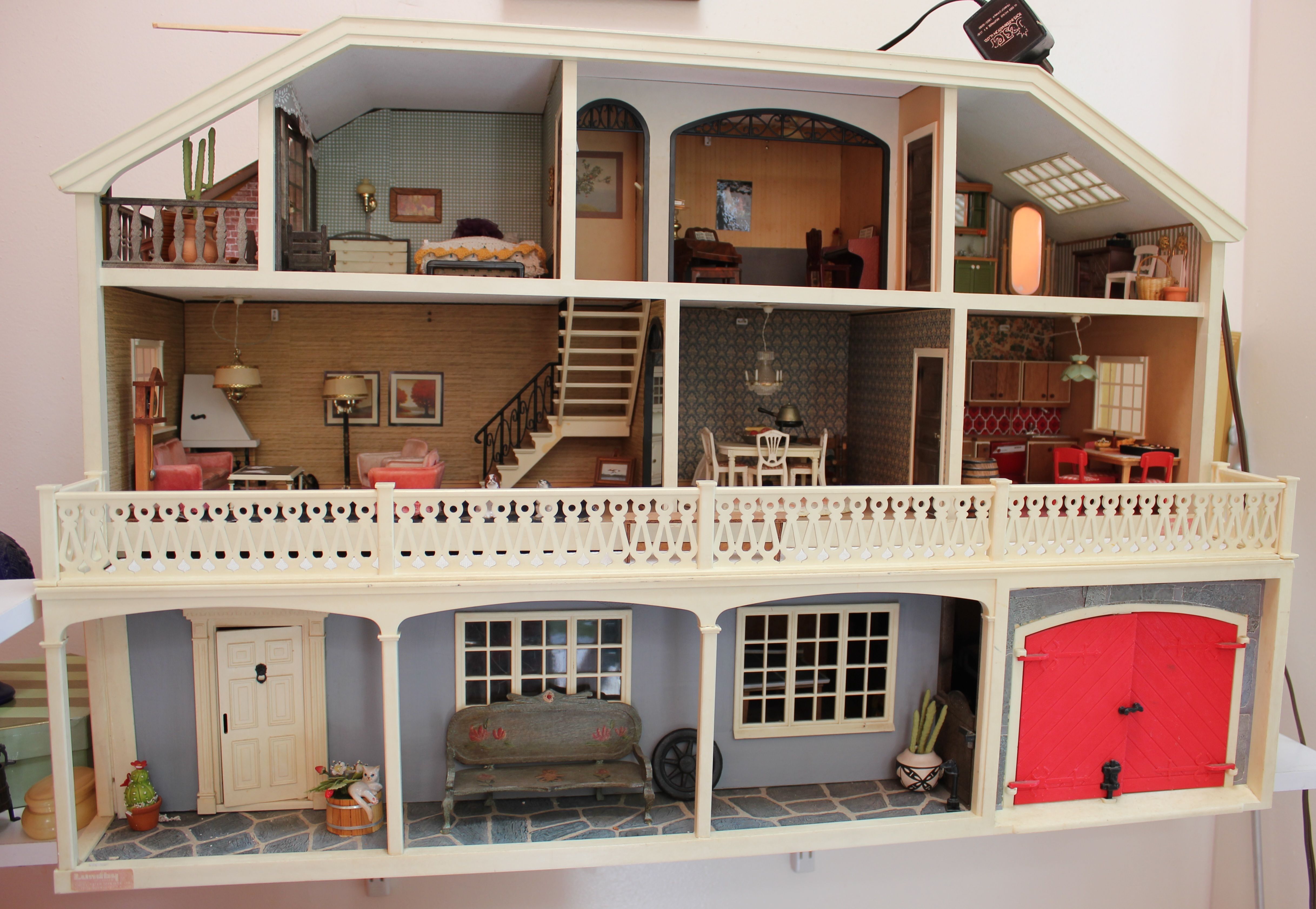 These amazing dollhouses are furnished by the equally amazing Brenda ... -   The Dollhouses