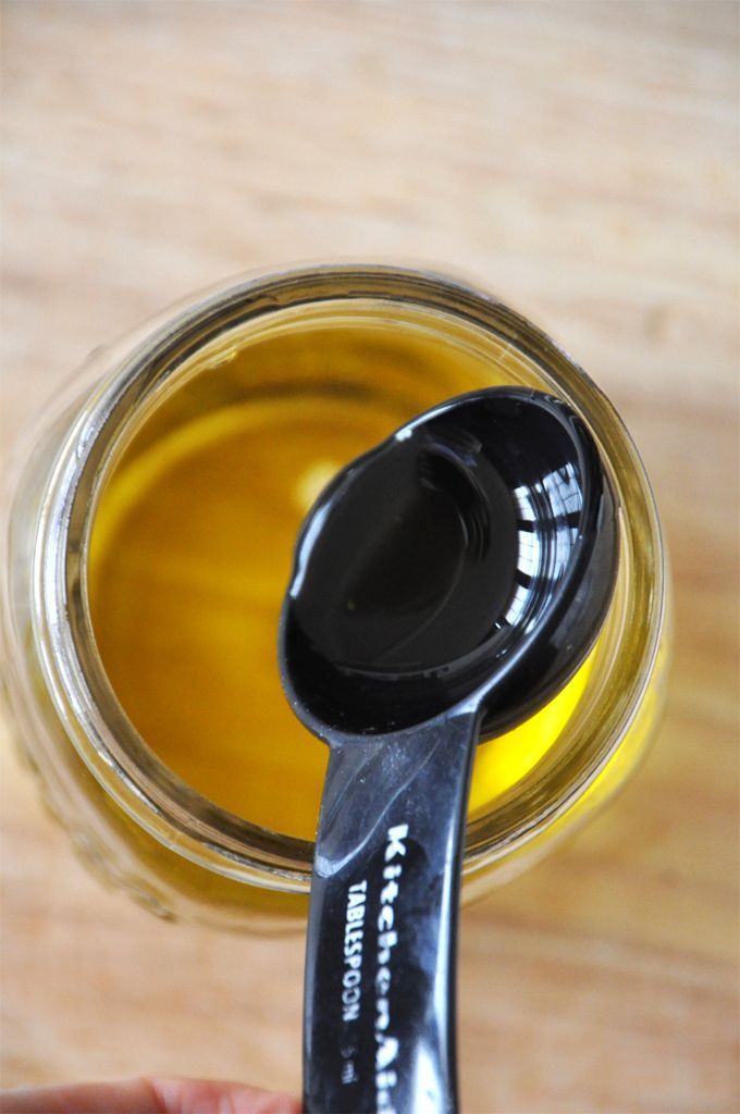 DIY: oil face wash (& how to minimize blackheads)