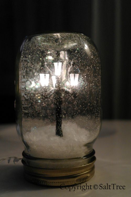 Model dollhouse streetlight + Mason Jar + fake snow and glitter = Beautiful!