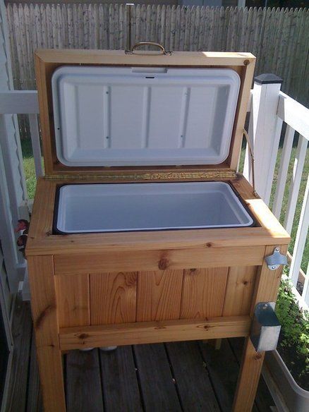 Patio / Deck Cooler Stand..good idea! Gonna have to make one of these!