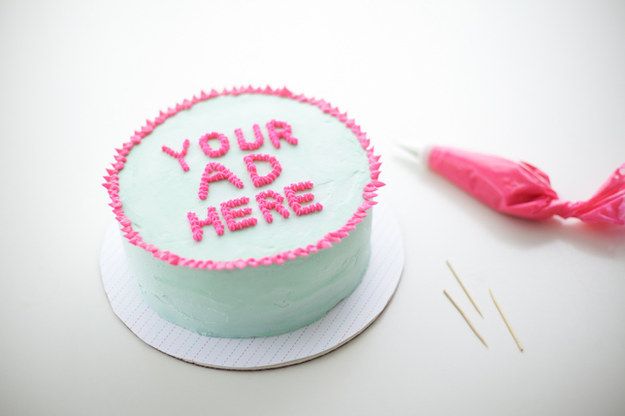Use a toothpick and small dots to *flawlessly* write on cakes. -   Baking Life-Hacks Everybody Needs To Know