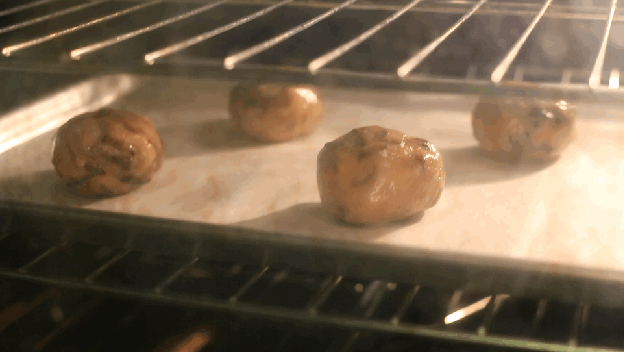 Put coarse sea salt on top of your chocolate chip cookies to take them to the next-level. -   Baking Life-Hacks Everybody Needs To Know