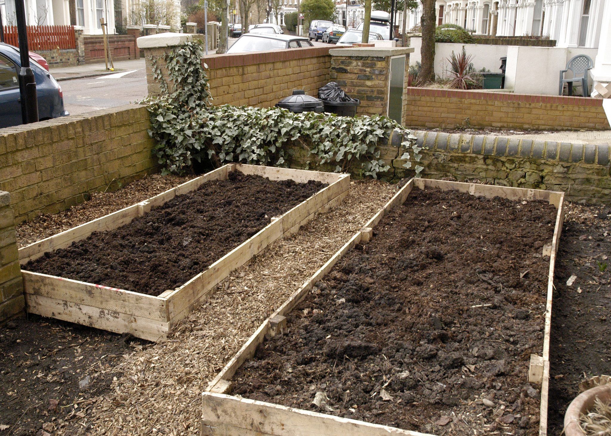 Raised beds from palettes-Easy!! -   Raised beds Ideas