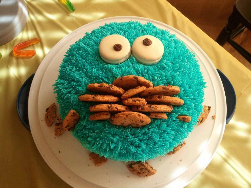 cookie monster cake! So cute!