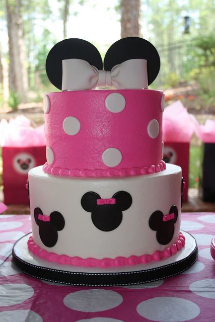Cake from a Minnie Mouse Party #minniemouse #partycake