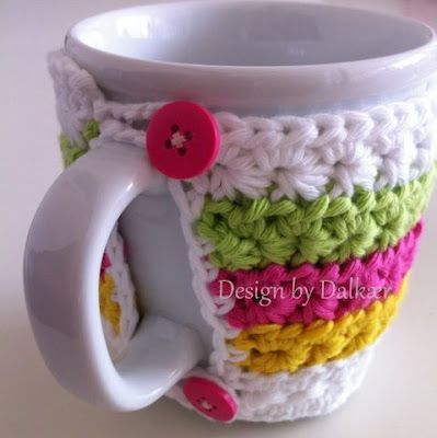 Design by Dalkær: Coffee cup cozy Free pattern (may need translator)