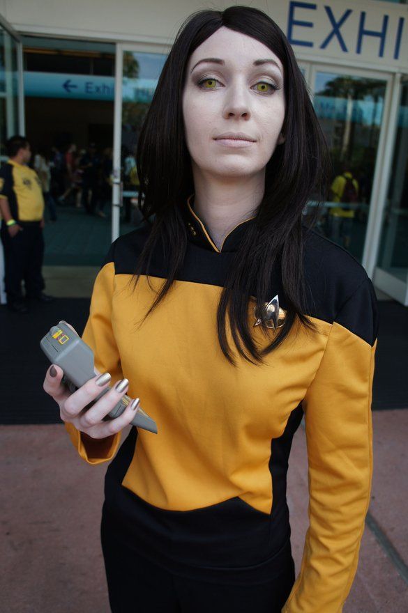 Female Data, Star Trek cosplay.