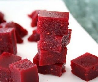 Gummy Fruit Snacks for #kids  1 cup mixed berries  1/4 cup water  1/2 cup apples