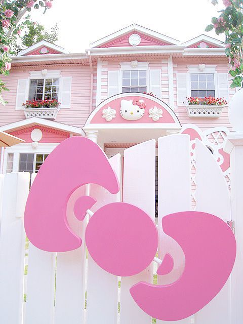 Hello Kitty Dream House