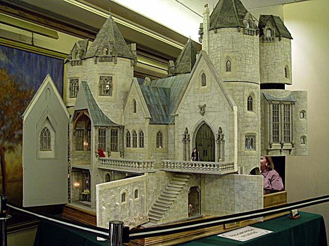 I was never into dollhouses; however, I would definitely make an exception for a