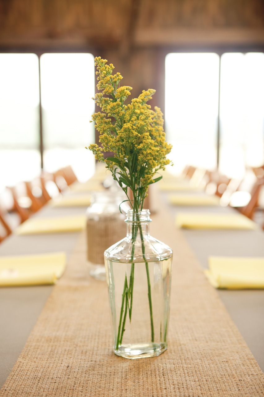 Love the simplicity of this centerpiece