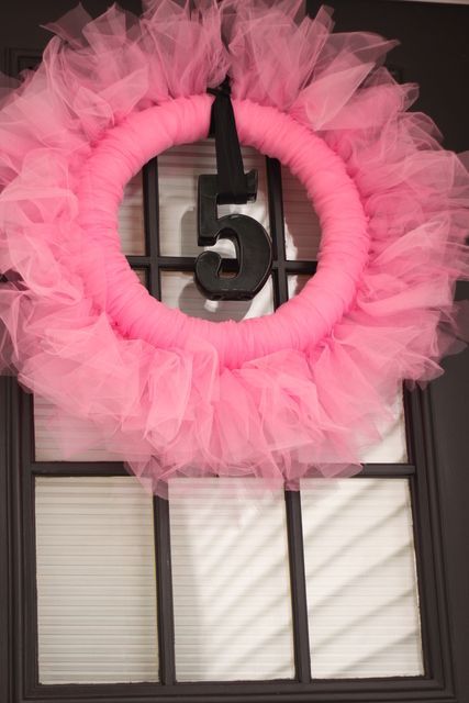 Pretty girly birthday wreath #wreath #birthday #pink