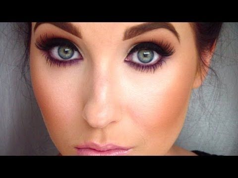Professional make-up artist who gives the best tutorials! Step by step instructi