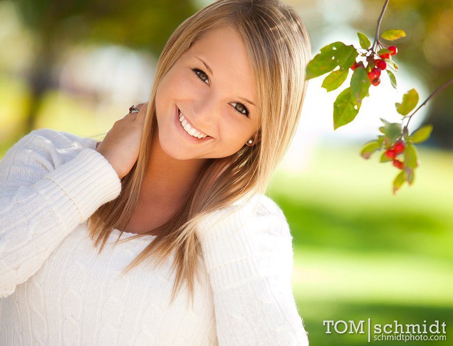 Senior Picture Poses – Top KC Photographer Tom Schmidt