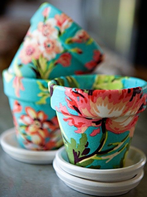 Tutorial for covering flower pots with fabric – this would be so cute to hold my
