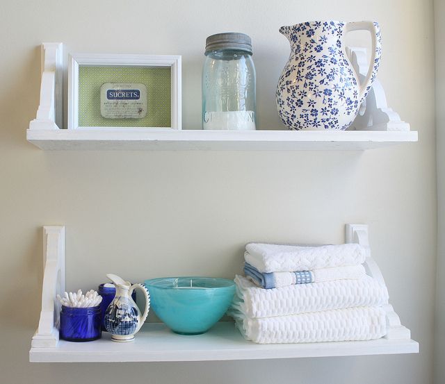 bathroom shelving DIY – so easy and functional. This would work perfect in my ma