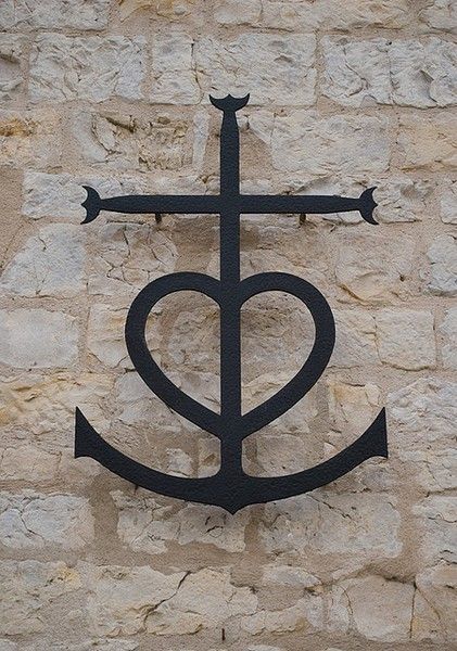 now, this is a good idea for my anchor tattoo. Of course I am using 2 back-to-ba