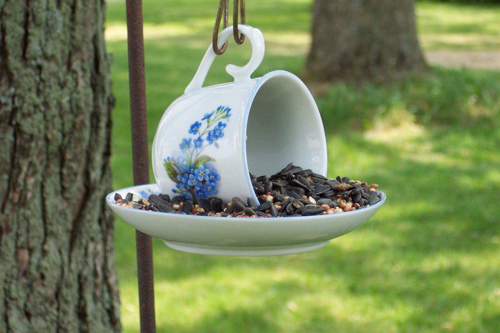 DIY Teacup Bird Feeder by jbrookart #Bird_Feeder #Teacup